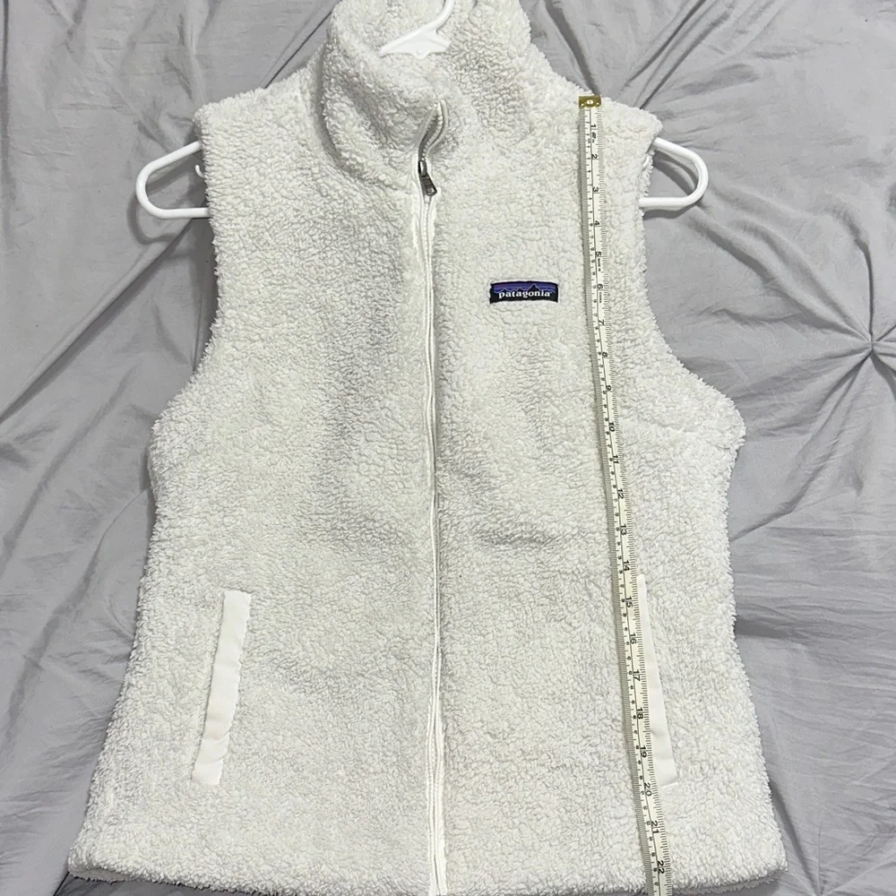 Patagonia Off-White Sherpa Vest - Picture 6 of 6